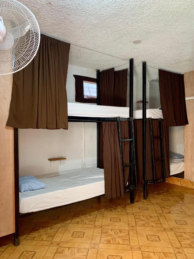 Spanglish Hostel Valladolid  Esterno foto
