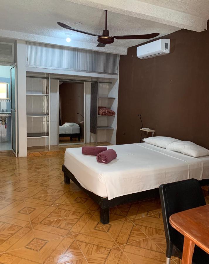 Spanglish Hostel Valladolid  Esterno foto
