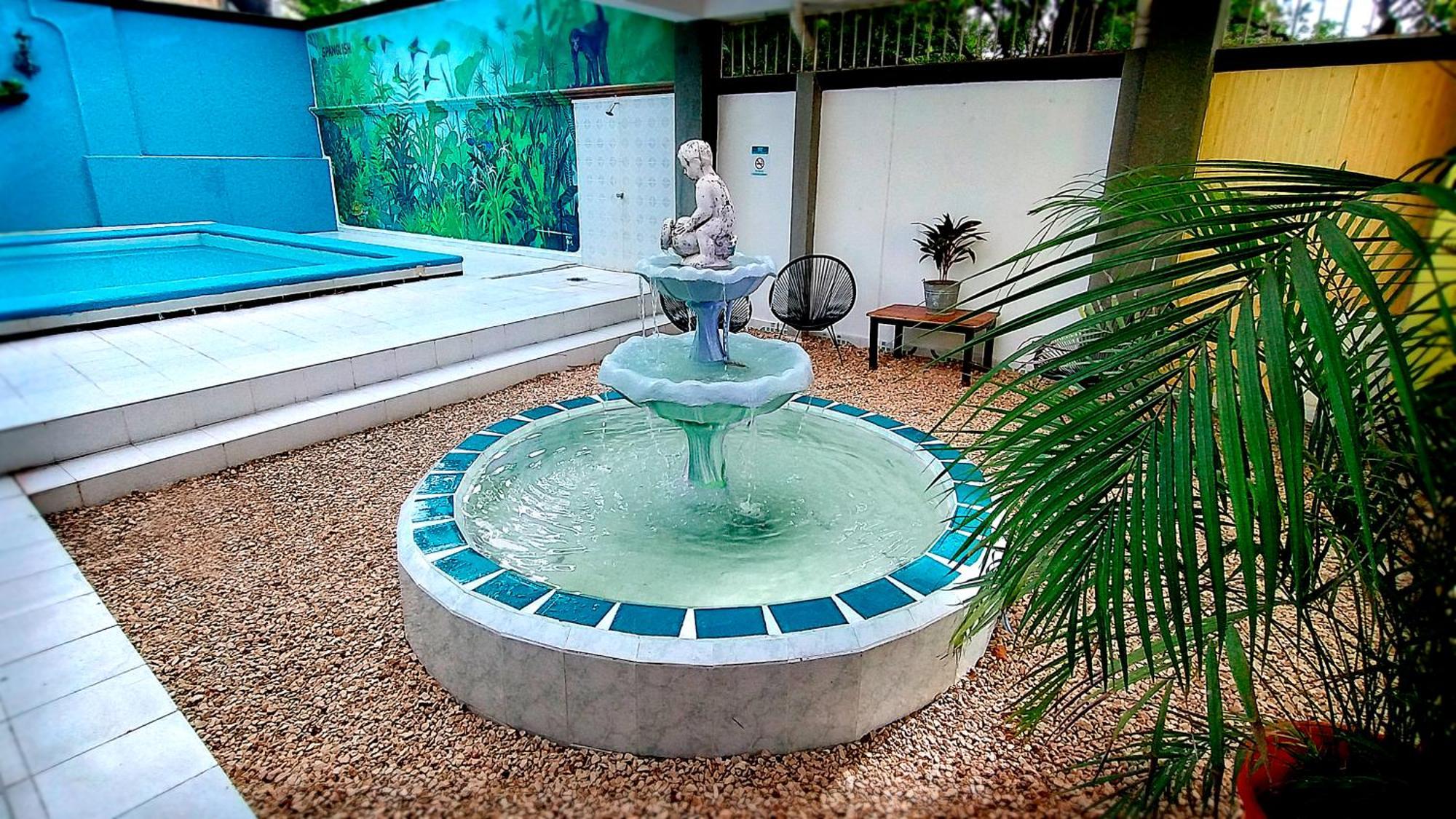 Spanglish Hostel Valladolid  Esterno foto